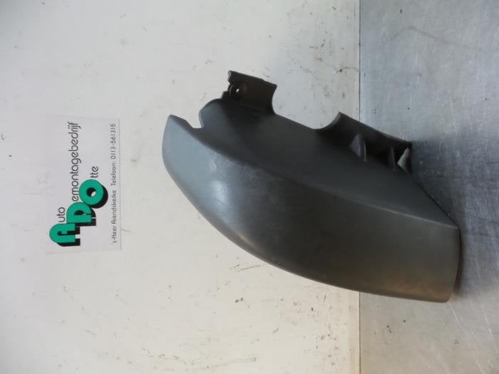Bumperdeel links-achter van een Renault Trafic (Trafic 01-), Gebruikt, -, Renault, -