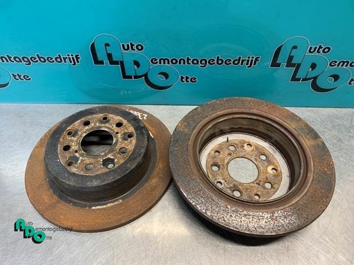 Remschijf achter van een Lexus IS 200 (IS 200 99-), Gebruikt, -, -, -