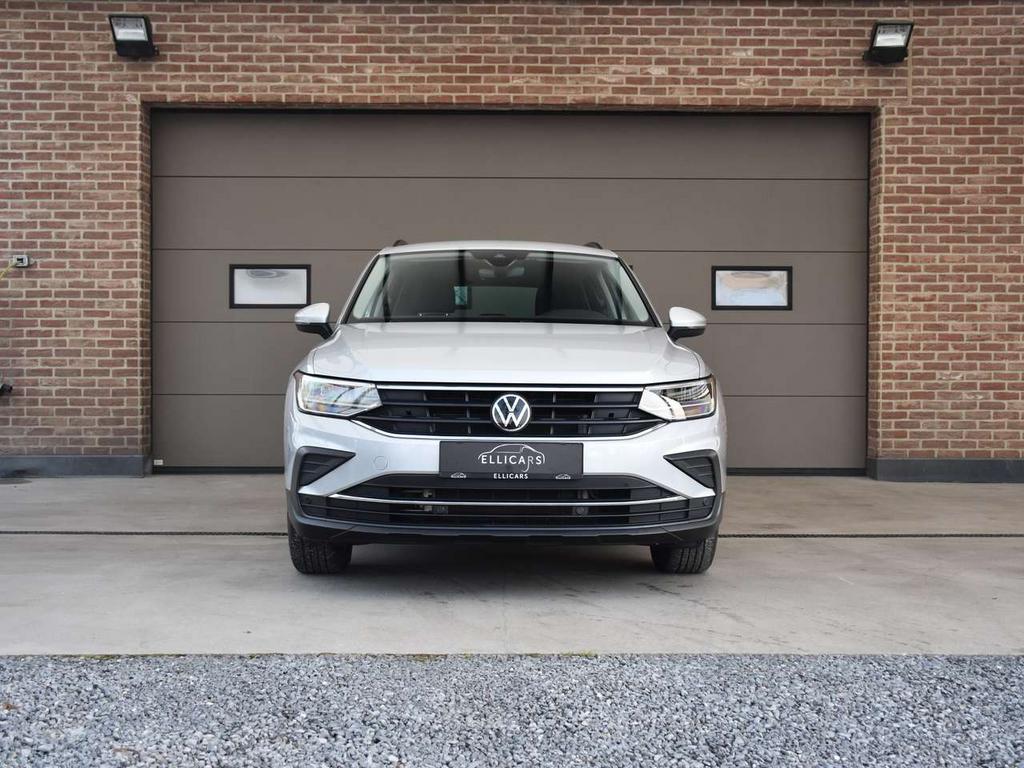 Volkswagen Tiguan 1.4 eHYBRID LIFE / CARPLAY / GPS / CAMERA, Autos, Volkswagen, Argent ou Gris, 0 kg, Noir, 5 portes