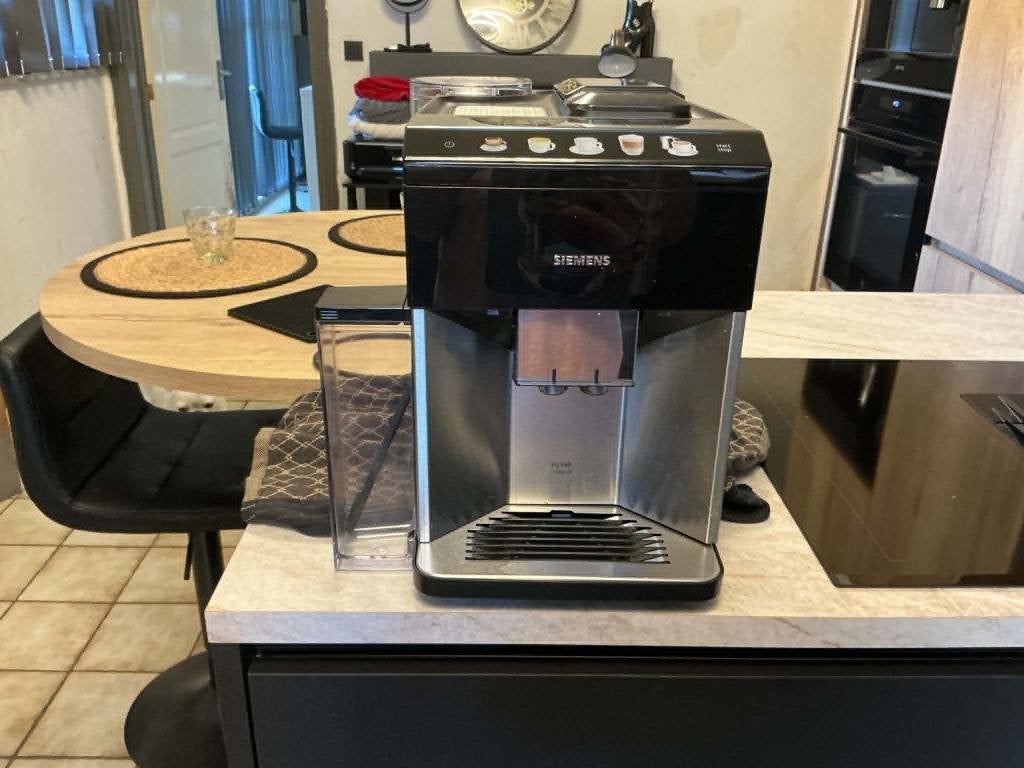 Siemens volautomatich expresso machiene ., Ophalen, Koffiebonen, Zo goed als nieuw, Siemens
