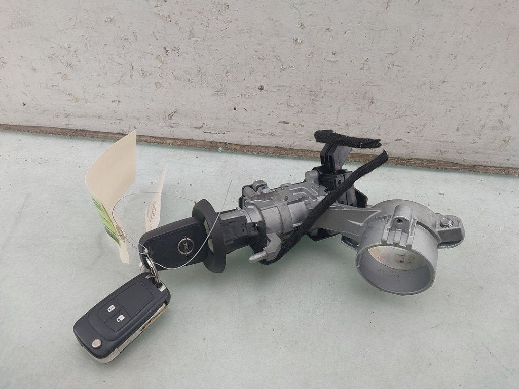 NEIMAN / COMMUTATEUR D ALLUMAGE + CLEF Opel Meriva (B), Opel, Opel Automobile GmbH, Utilisé, Kontakt-opel@opel.com