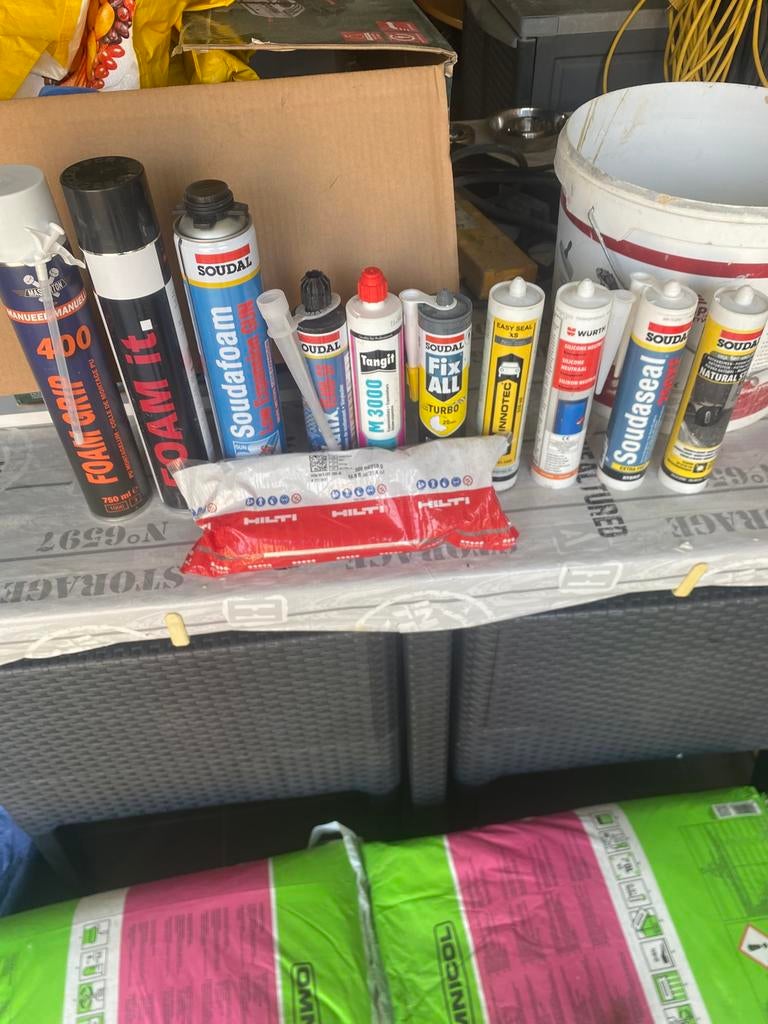 SET DE SILICONE ET DE LIME, KIT ET MOUSSE, Bricolage & Construction, Enlèvement, Comme neuf