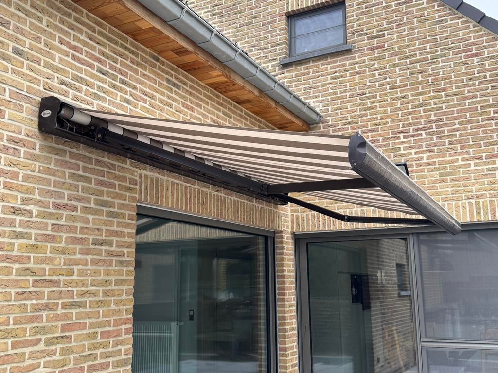 Gemotoriseerde zonnetent Verano in heel goede staat, Tuin en Terras, Zonneschermen, Gebruikt, Knikarmscherm, 150 tot 300 cm, 250 cm tot 450 cm