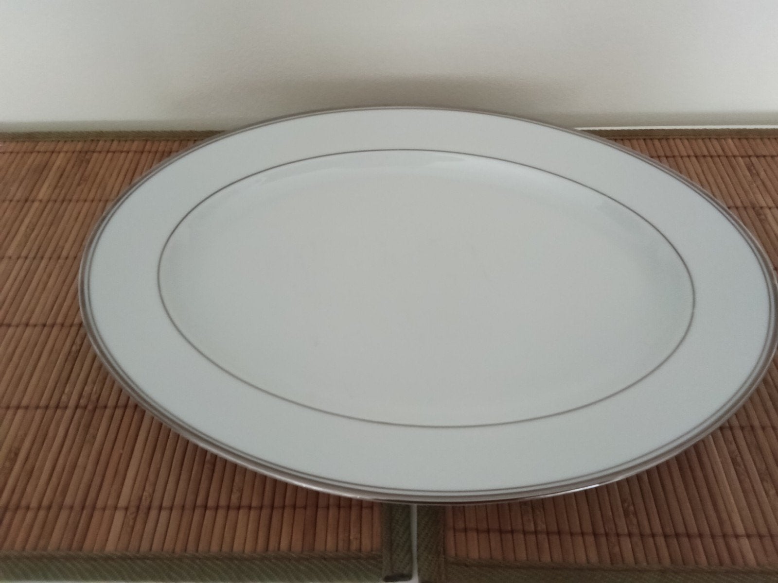 Plat handcrafted fait main select fine china, Maison & Meubles, Accessoires pour la Maison | Sous-verres & Sous-plats, Enlèvement