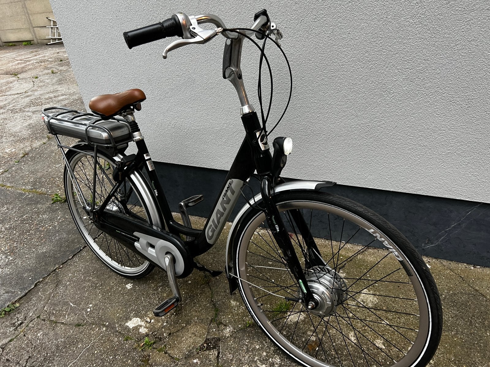 Elektrische damesfiets giant 28 inch, Ophalen, Zo goed als nieuw, Giant