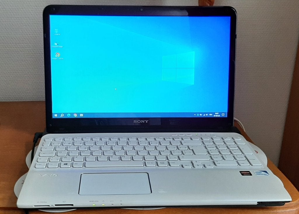 Pc Sony Vaio SVE 1513   Intel    15", HDD, Enlèvement ou Envoi, 8 GB, Reconditionné