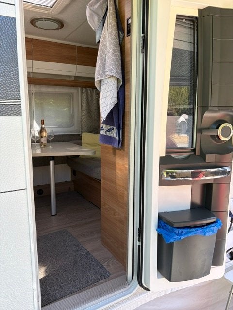 Caravan Hobby 400SFE De Luxe, Hobby, Treinzit, Tot en met 3, 5 tot 6 meter