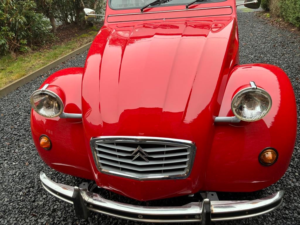 Citroën 2cv6 special, Autos, Citroën, Particulier, 2CV, Essence, 4 portes, Boîte manuelle, Rouge, Noir, Traction avant, Enlèvement