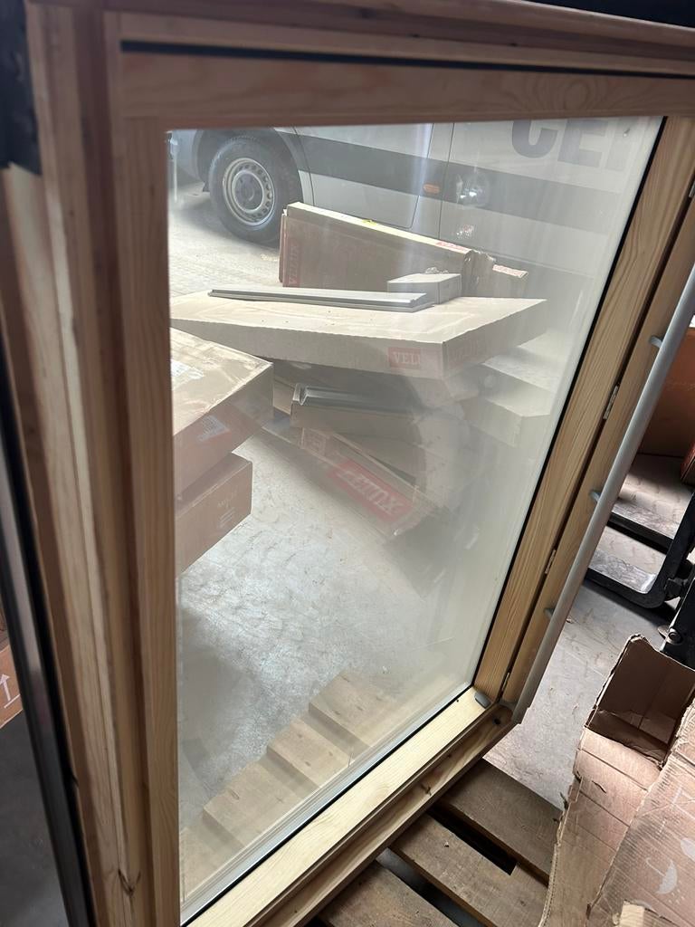 Velux dakraam, Ophalen, Zo goed als nieuw, Dakraam