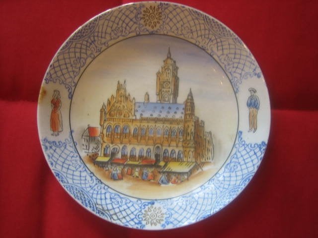 Oude handgeschilderde schaal, Ophalen