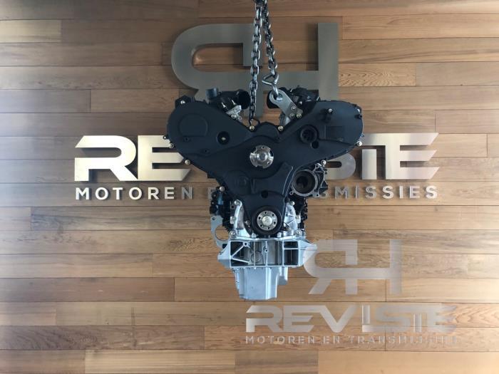Motor van een Landrover Range Rover