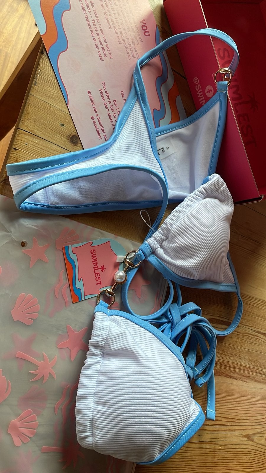 Bikini medium (M) (wit met blauw) (Nieuw), Kleding | Dames, Badmode en Zwemkleding, Ophalen, Nieuw, Blauw, Bikini