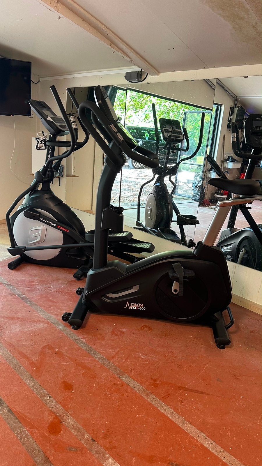 EMB-600 professionele hometrainer, Sports & Fitness, Enlèvement, Comme neuf, Vélo d'appartement