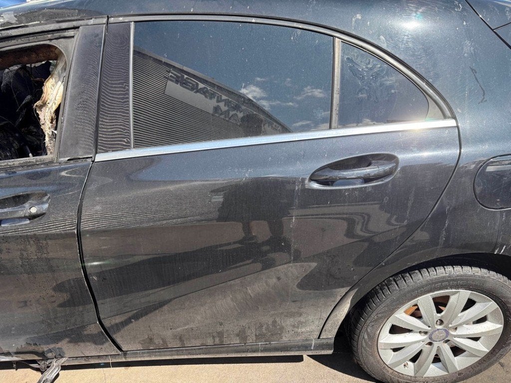 PORTIERRUIT LINKS ACHTER Mercedes-Benz A (W176), Gebruikt, Mercedes-Benz, Dialog.mb@mercedes-benz.com, Mercedes-Benz AG