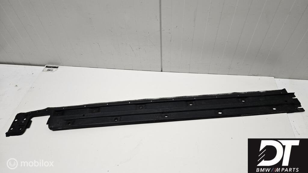 Bodemplaat links BMW 5-serie E39 ('95-'03) 51718201495, Enlèvement ou Envoi, Utilisé, BMW, BMW