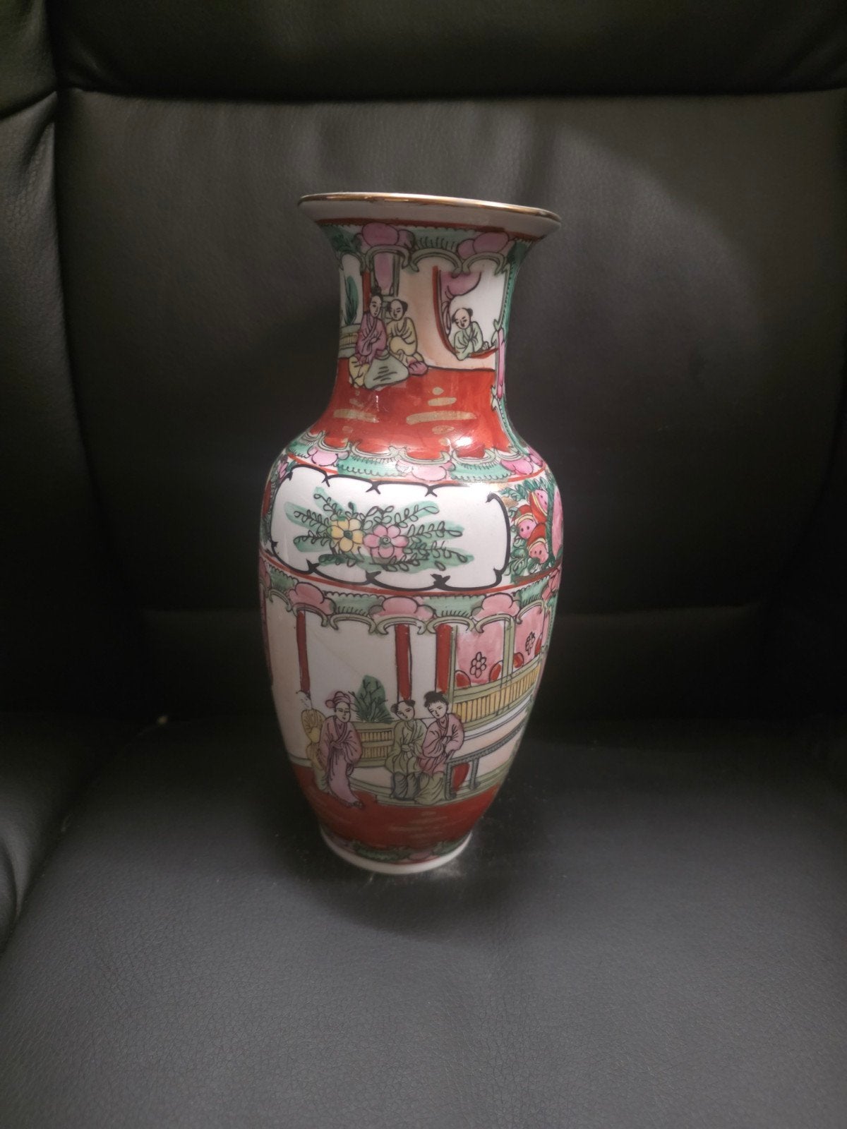 Vintage Chinese Famille Rose vaas - Qianlong Nian Zhi merk, Antiek en Kunst, Ophalen
