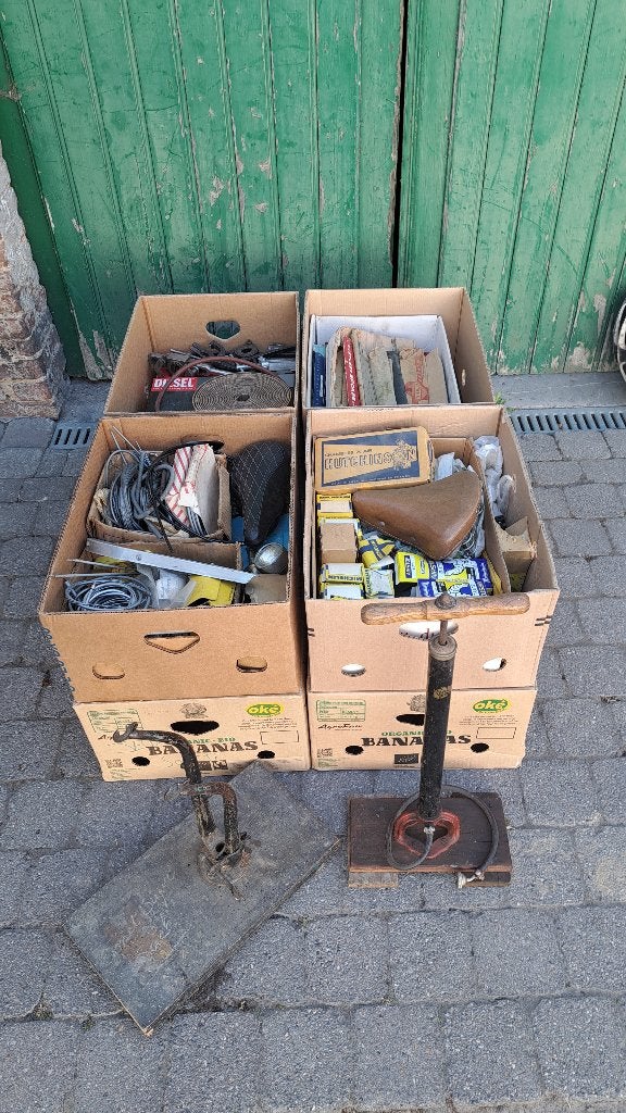 Gros lot d'anciennes pièces de vélos, Enlèvement
