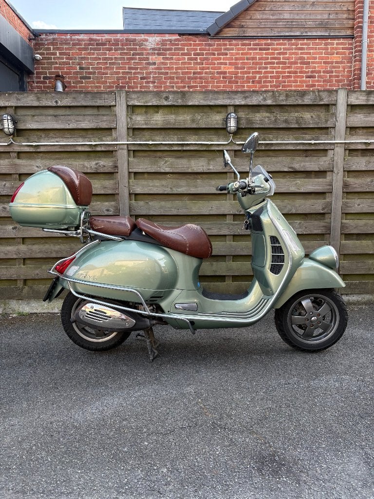 Vespa GTV125, Motoren, Motoren | Piaggio, Particulier, Scooter, 11 kW of minder, 1 cilinder, Occasion, Ophalen