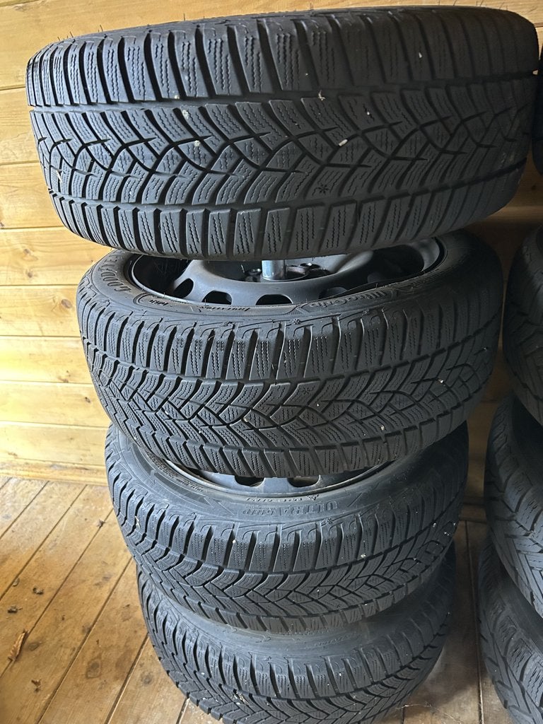 Lot de 4 Pneus Hiver Goodyear sur Jantes Acier (Ford Fiesta), Autos : Pièces & Accessoires, 15 pouces, Pneus et Jantes, Pneus hiver