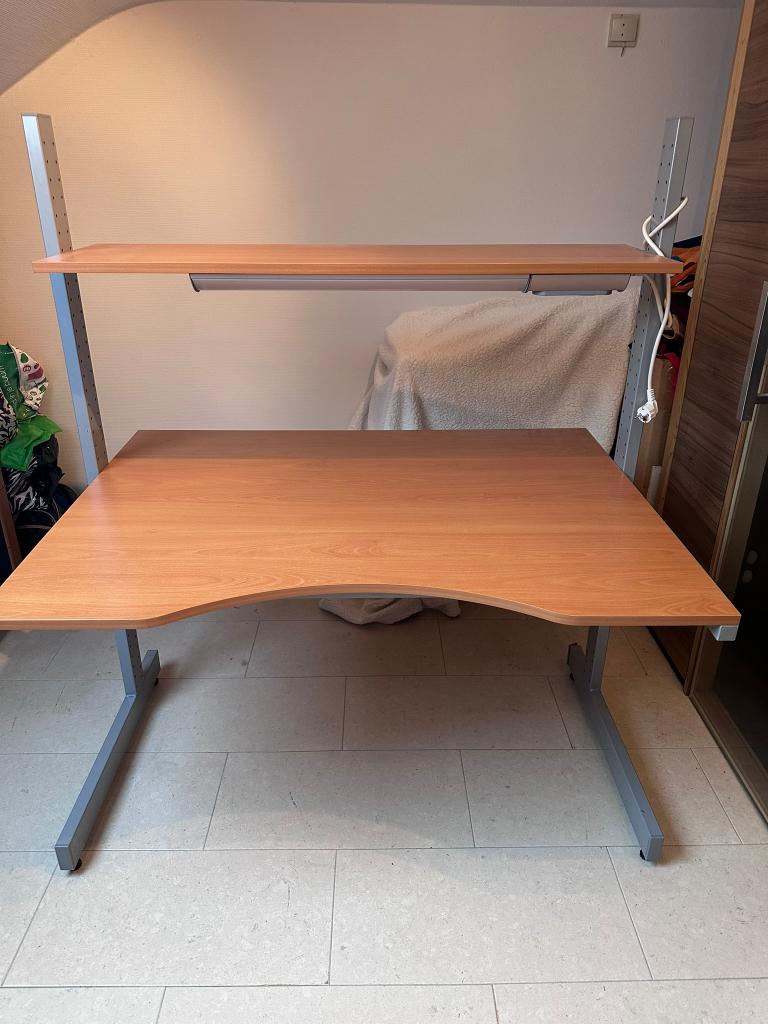 IKEA Jerker Bureau met Bovenplank (Ideale Thuiswerkplek), Huis en Inrichting, Bureaus, Zo goed als nieuw, Computerbureau, IKEA