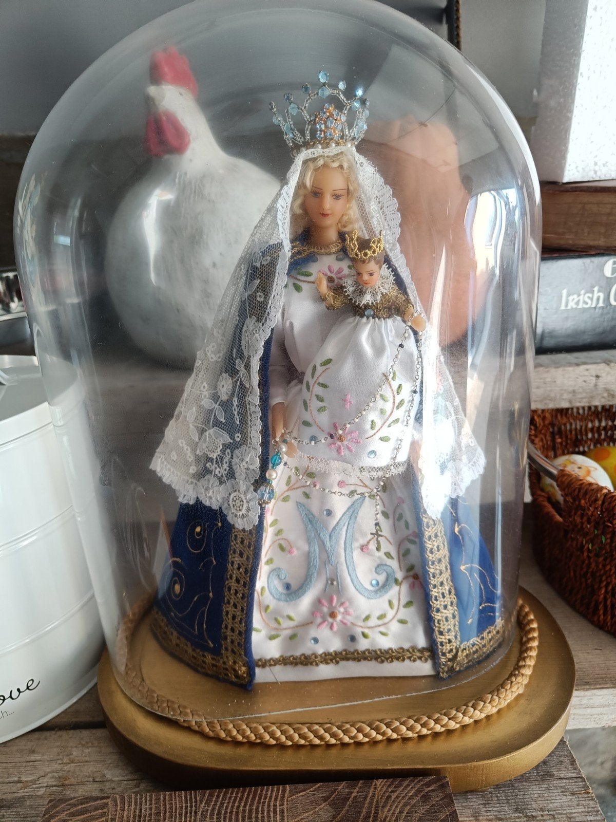 Maria handwerk onder stolp, Ophalen