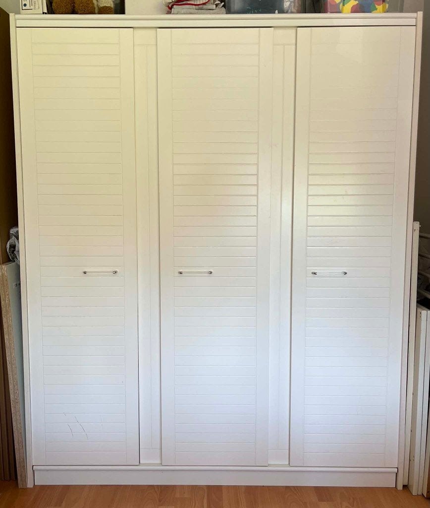 Functionele witte kleerkast, Huis en Inrichting, Ophalen, Met deur(en), Gebruikt, 150 tot 200 cm