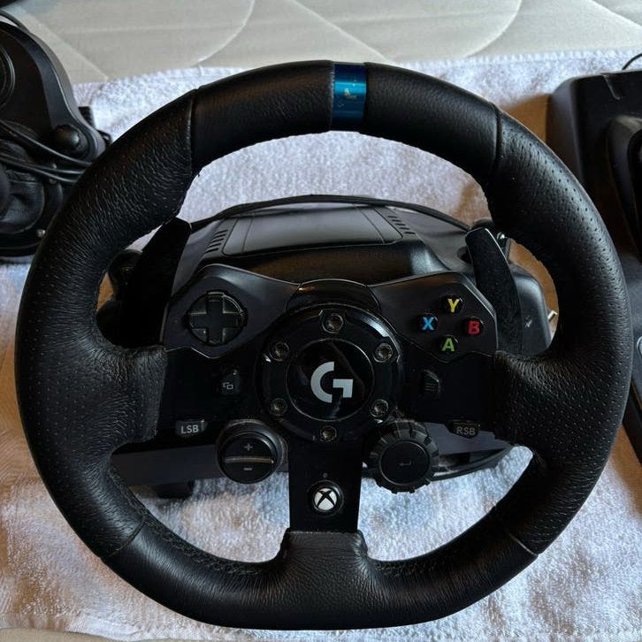 Volant g923 avec pedales et boite à vitesse, Consoles de jeu & Jeux vidéo, Enlèvement, Comme neuf