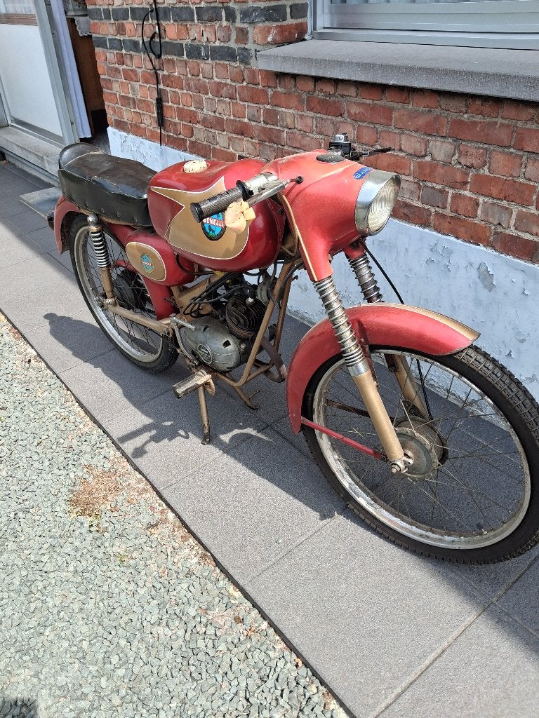Benelli, Ophalen, Klasse B (45 km/u), 3 versnellingen, 50 cc