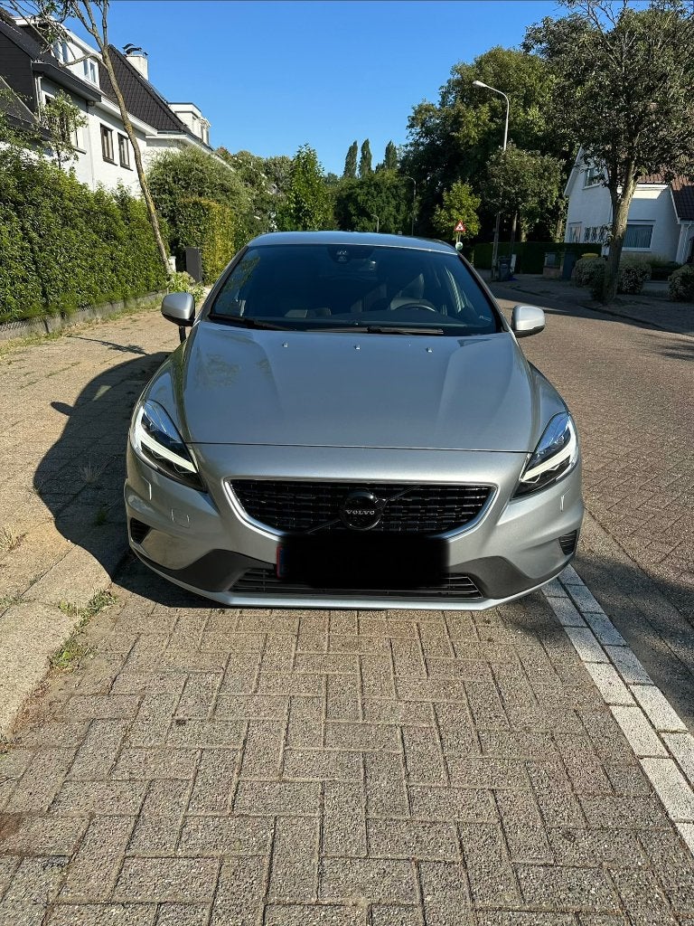 Belle Volvo V40 2.0 D3 R-Design, Autos, Volvo, Argent ou Gris, Achat, 1337 kg, Noir