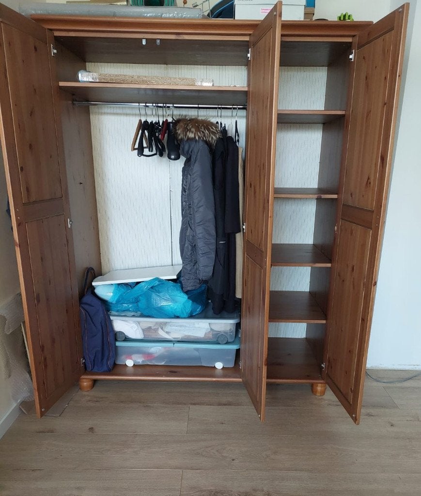 Armoire, Comme neuf, 100 à 150 cm, Avec porte(s), Pin