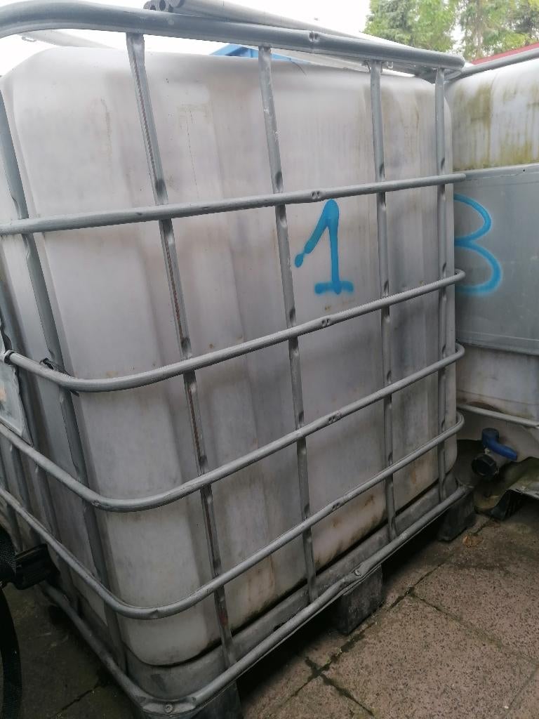 IBC vaten met kraan - 1000 liter, Tuin en Terras, Regentonnen, Gebruikt, Kunststof, 150 liter of meer, Met kraantje, Ophalen