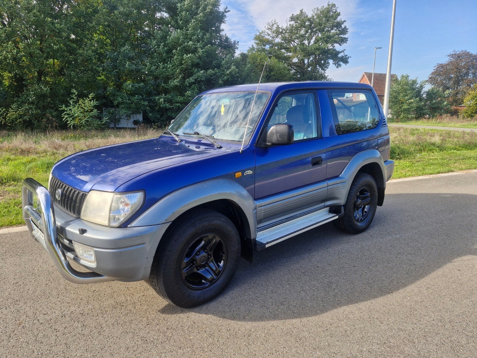 TOYOTA LANDCRUISER 3.0 D4D AIRCO 2001 LICHTEVRACHT 4WD, Auto's, 4 cilinders, Blauw, 2800 kg, Leder