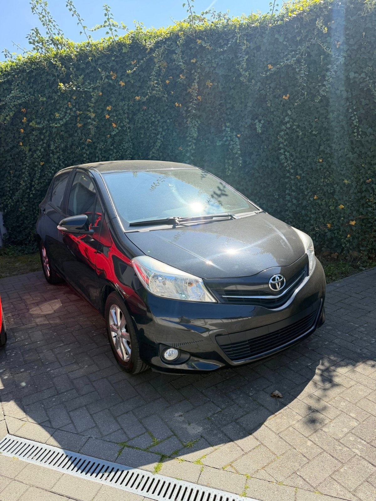 Toyota Yaris 1.0 VVT-i uit 2014, Auto's, Toyota, Particulier, Yaris, Benzine, 5 deurs, Handgeschakeld, Onderhoudsboekje, Ophalen