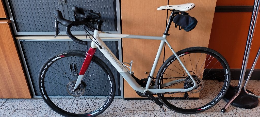 Vélo de course Orbea électrique taille L, Autres marques, 51 à 55 cm, 50 km par batterie ou plus, Comme neuf