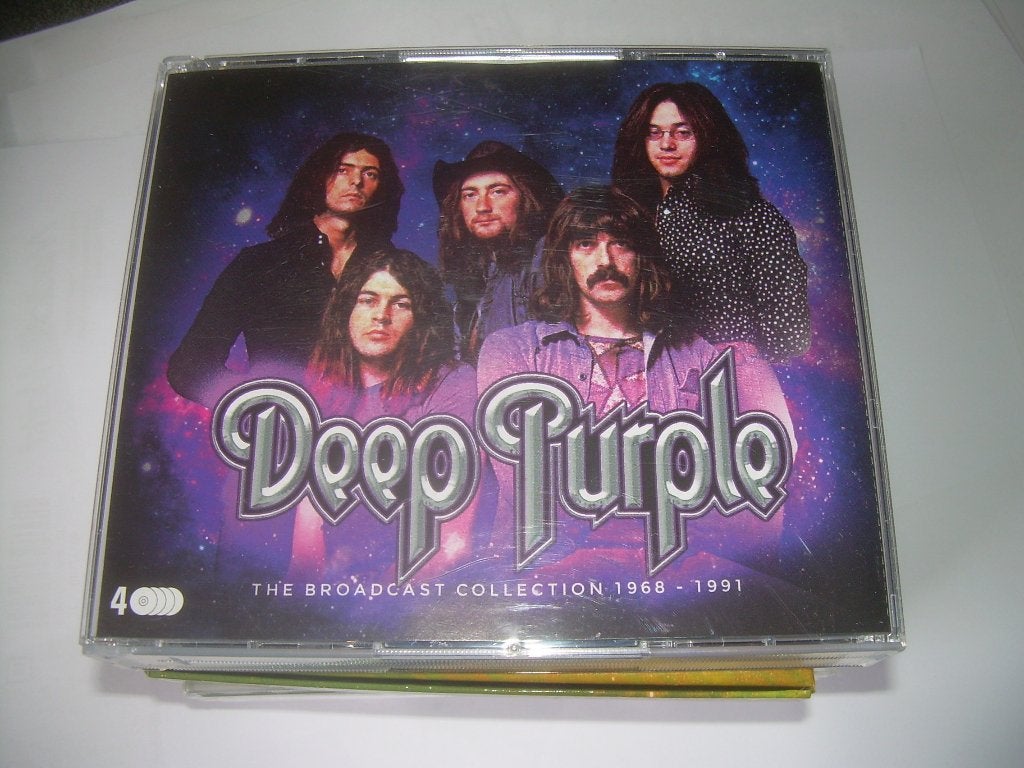 BOÎTE DE 4 CD - VIOLET FONCÉ, Enlèvement ou Envoi, Comme neuf, Hard rock, Coffret