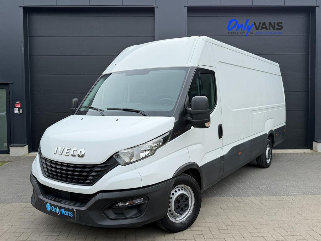 Iveco Daily 3.0D 35s18 / L4 / 3 Zitpl / Trekhaak 3.5 T/ € 1, Auto's, 0 kg, https://public.car-pass.be/vhr/65daeac6-b4f6-47f5-abab-c56b2b5b4751