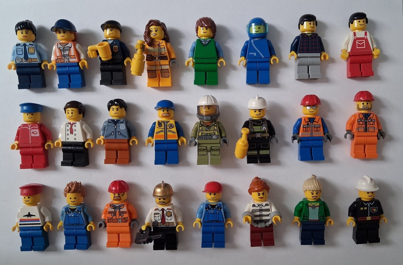 Lego 24 city minifigures, Kinderen en Baby's, Speelgoed | Duplo en Lego, Lego, Minifiguur, City, Ophalen of Verzenden