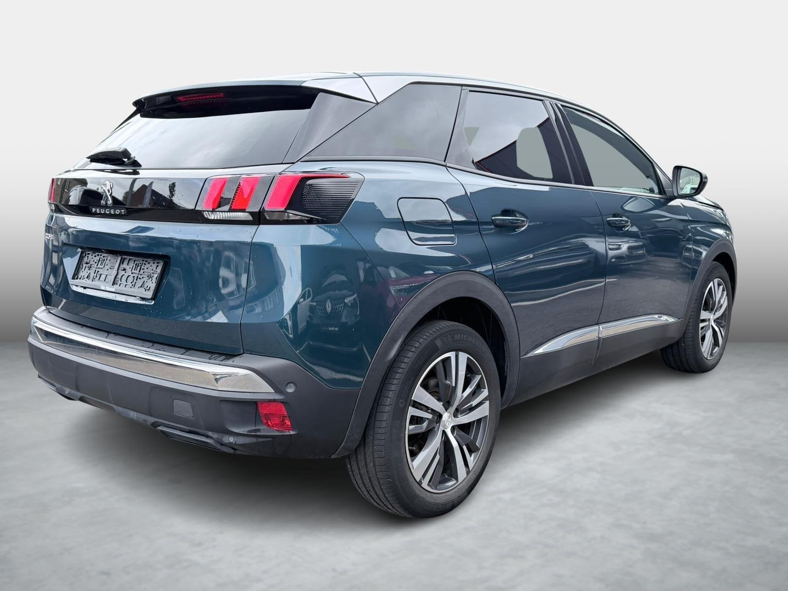 Peugeot 3008 1.2 PureTech 96kW S&S Allure, Voorwielaandrijving, Dealer onderhouden, Stof, Zwart