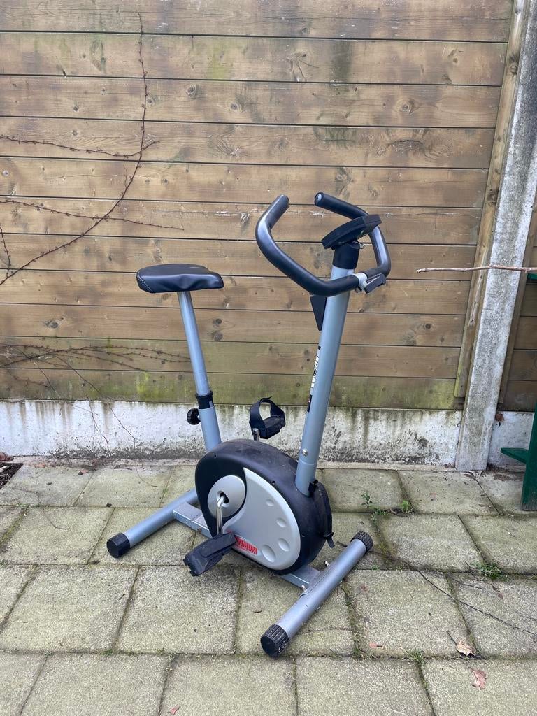 Hometrainer, Sport en Fitness, Fitnessapparatuur, Ophalen, Gebruikt, Hometrainer