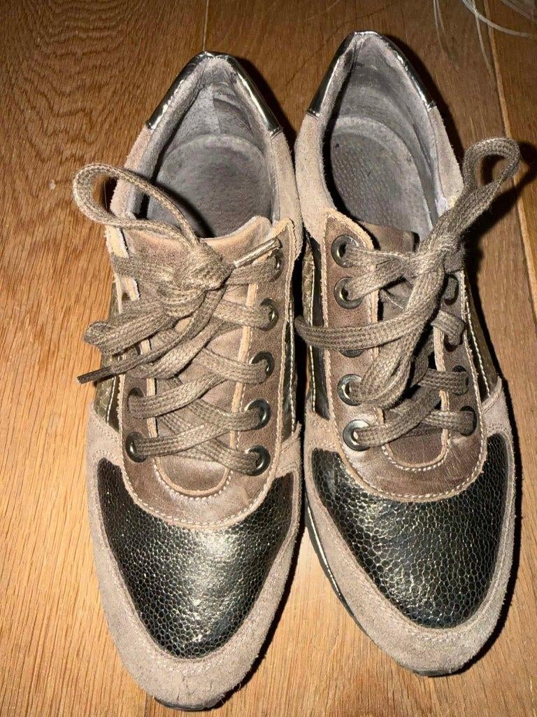 Quasi-nieuwe Hush Puppies leder -daim sneakers 38, Bruin, Ophalen of Verzenden, Zo goed als nieuw, Sneakers