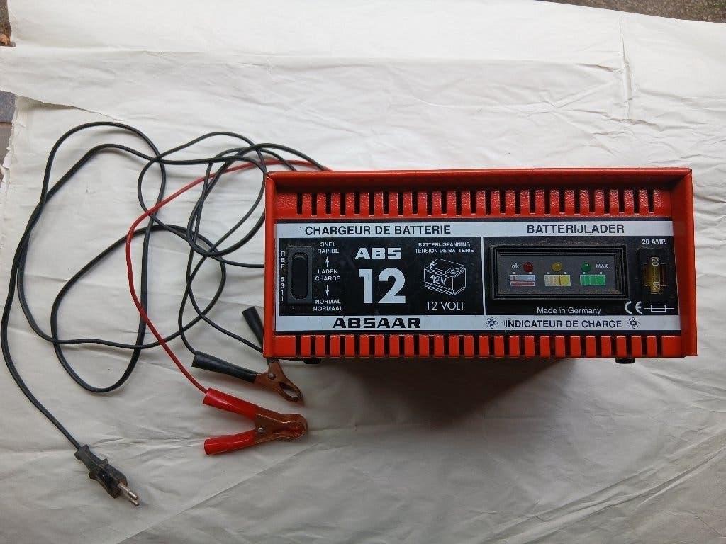 NOUVEAU CHARGEUR BATTERIE 6VOLTS/12VOLTS., Enlèvement, Neuf, Pièces universelles, Capot moteur