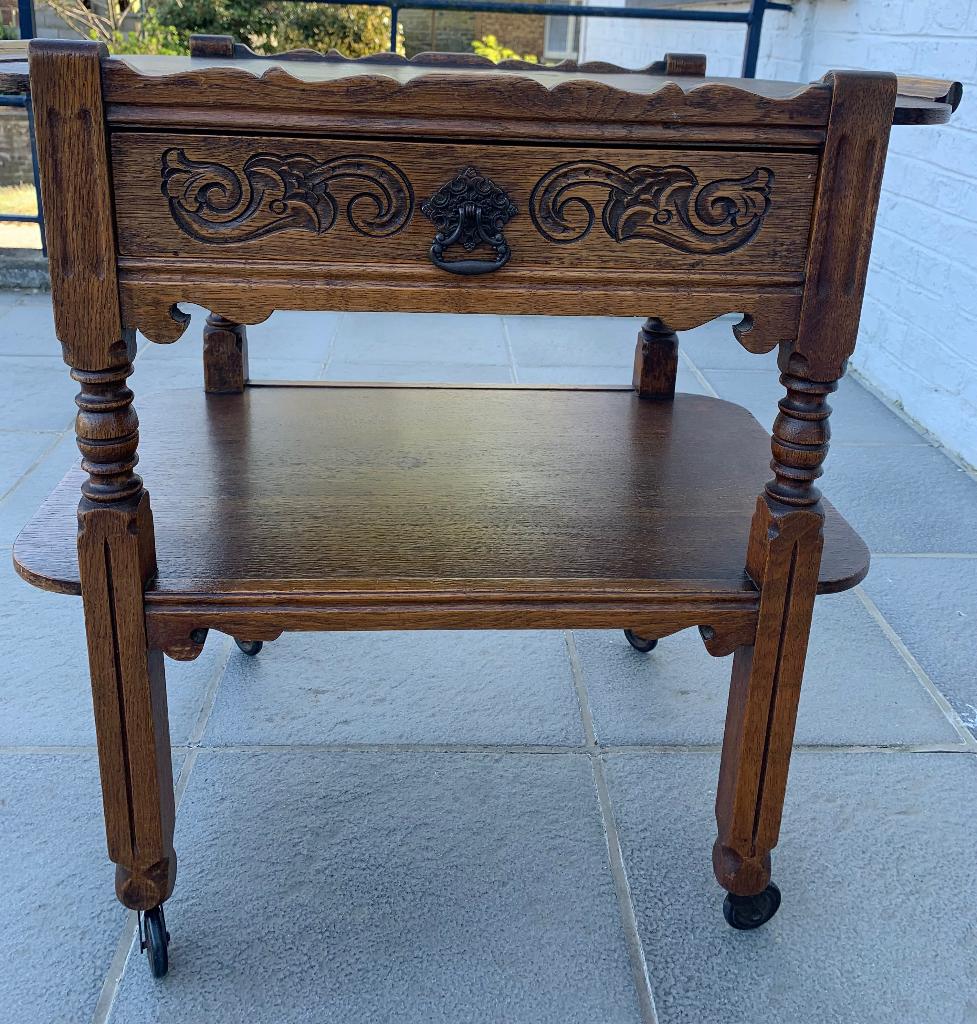 Desserte de table en bois très ancienne, Enlèvement