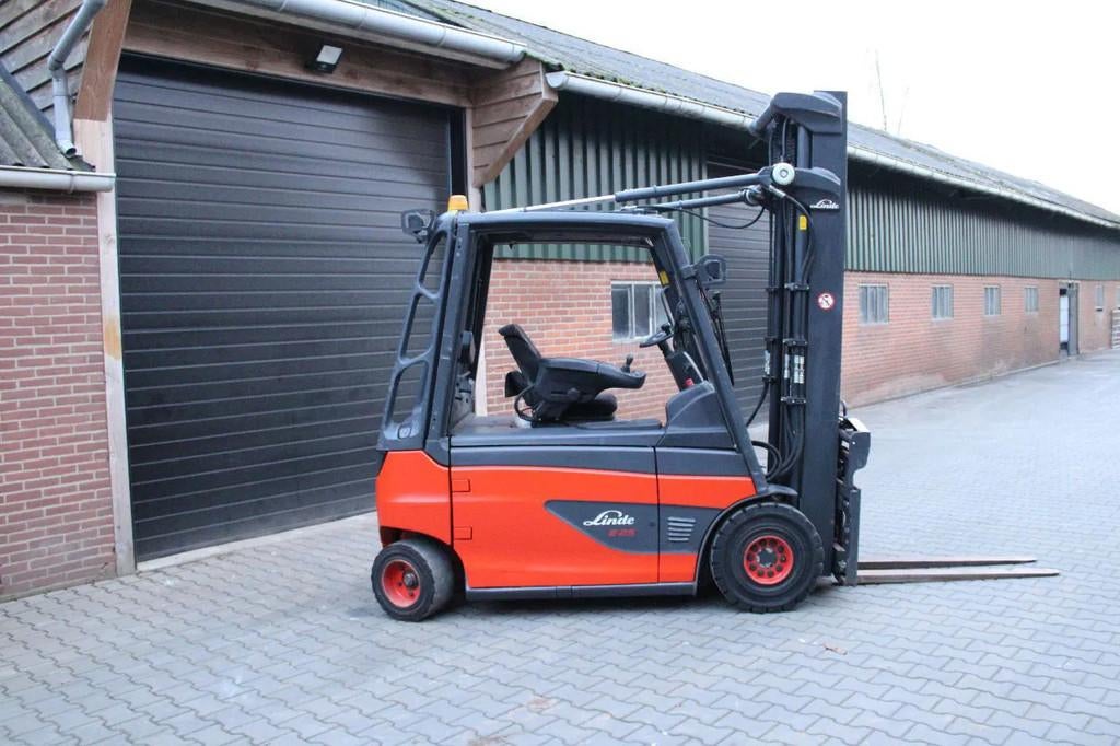 Linde E25 heftruck elektrische accu bj2020 triplex lepelvers, Articles professionnels, Machines & Construction | Chariots élévateurs & Transport interne