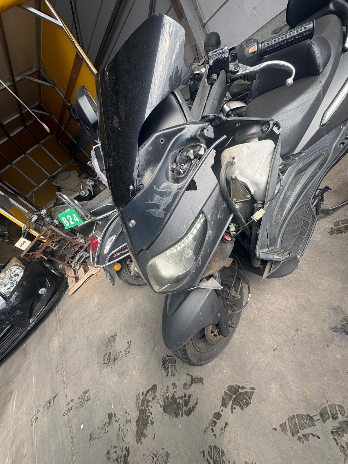 Sym 125cc avec dégâts, Vélos & Vélomoteurs, Enlèvement, Comme neuf, Autres modèles