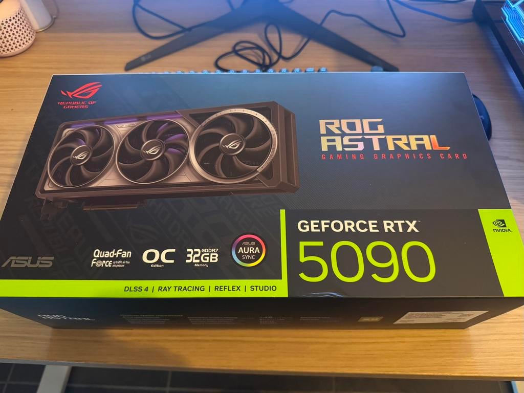 Carte vidéo haut de gamme Rog Astral RTX 5090, Informatique & Logiciels, Enlèvement, Comme neuf, Nvidia