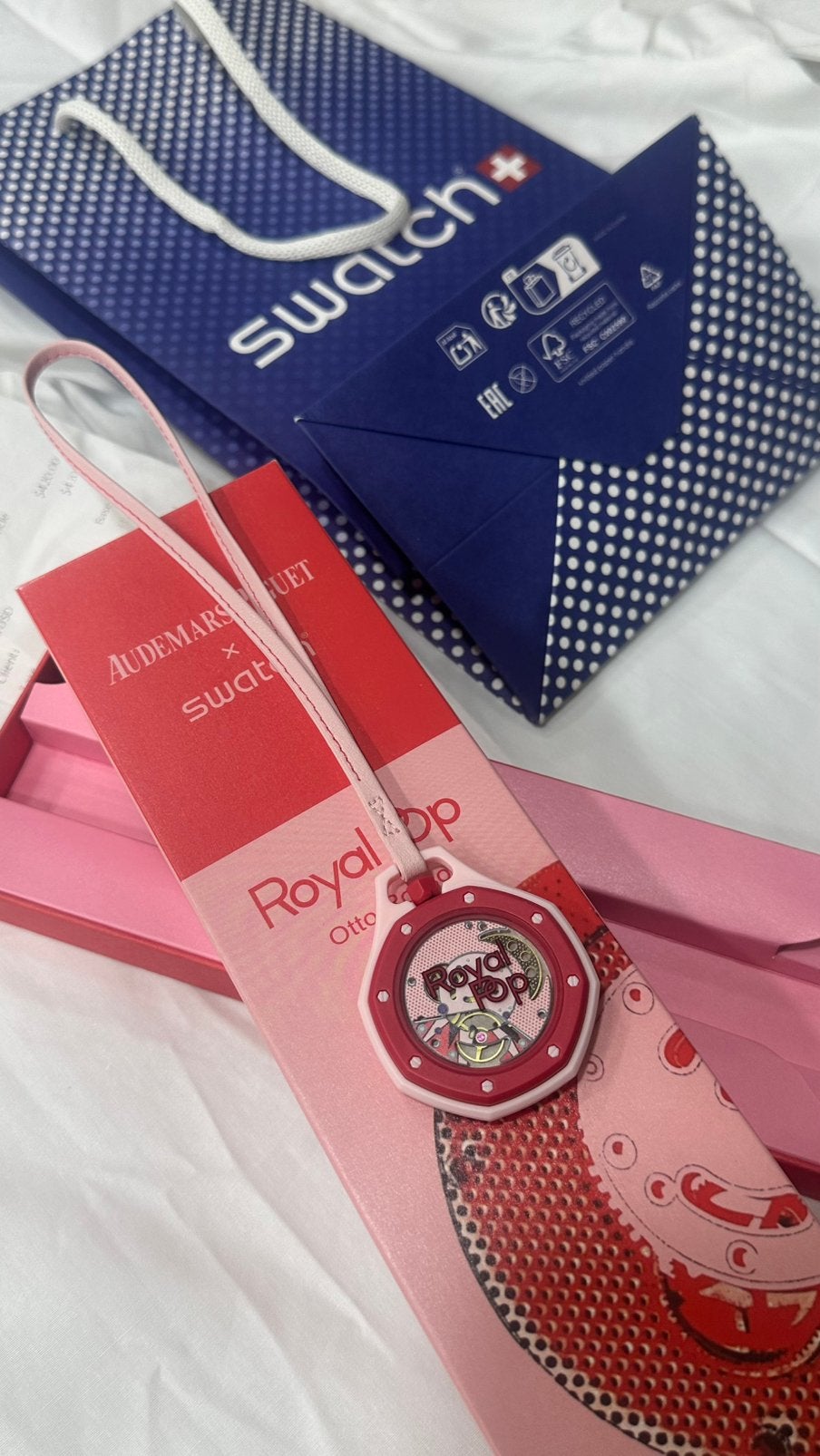 Swatch Royal Pop Otto Rosso, Handtassen en Accessoires, Horloges | Heren, Ophalen of Verzenden, Zo goed als nieuw, Swatch