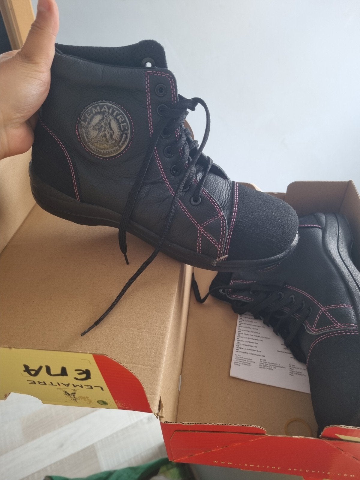 Chaussure de securite lemaitre, Enlèvement