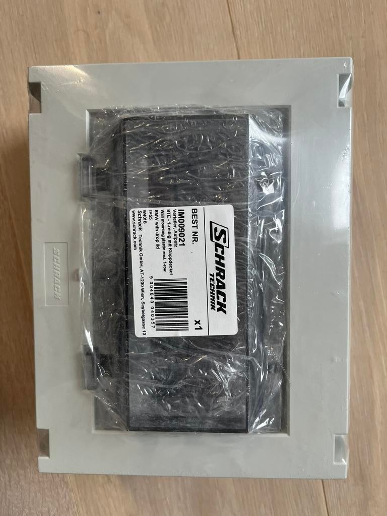 Aftakdoos 8 modules, Computers en Software, Ophalen, Nieuw