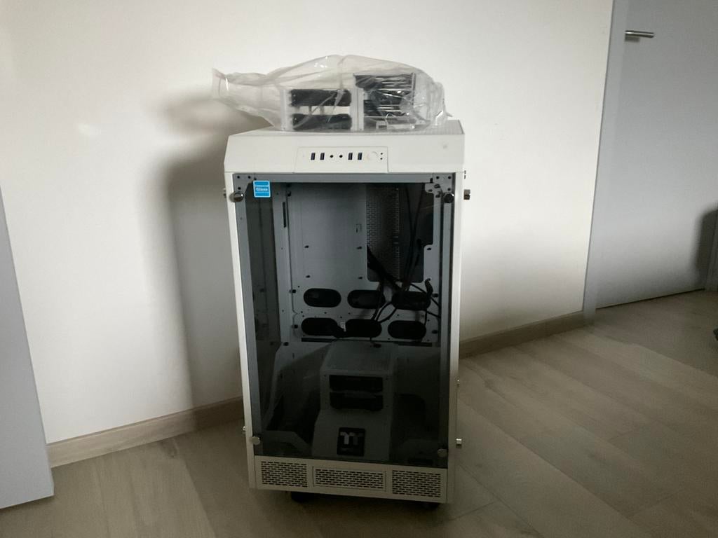 Thermaltake The Tower 900 Snow Edition, Enlèvement, Comme neuf