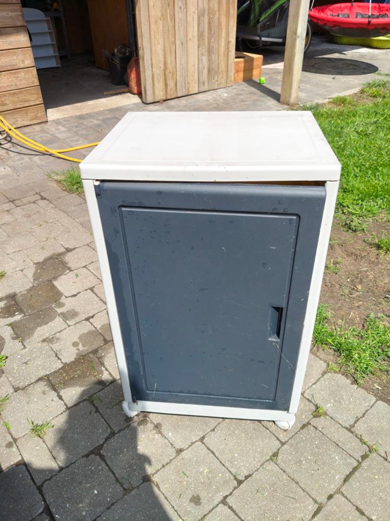 Tuinkastje Plastic met wieltjes, Tuin en Terras, Bergingen en Tuinkasten, Ophalen